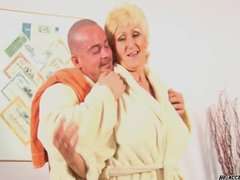 oma hurre mit hängetitten